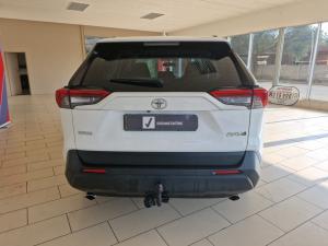 Toyota RAV4 2.0 GX auto - Image 5