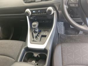 Toyota RAV4 2.0 GX auto - Image 7