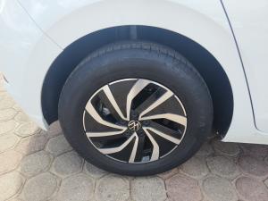 Volkswagen Polo hatch 1.0TSI Life auto - Image 20
