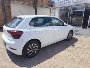 Volkswagen Polo hatch 1.0TSI Life auto - Image 2