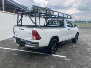 Toyota Hilux 2.4GD-6 single cab 4x4 Raider manual - Image 2