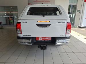Toyota Hilux 2.4GD-6 double cab 4x4 Raider manual - Image 5