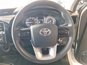 Toyota Hilux 2.4GD-6 double cab 4x4 Raider manual - Image 8