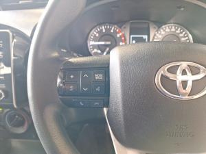 Toyota Hilux 2.4GD-6 double cab 4x4 Raider manual - Image 9