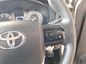 Toyota Hilux 2.4GD-6 double cab 4x4 Raider manual - Image 10