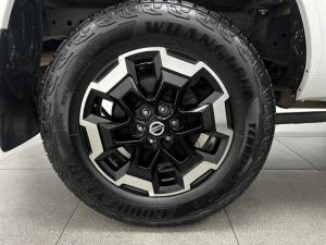 Nissan Navara 2.5DDTi double cab SE auto - Image 14