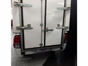 Toyota Hilux 2.0 chassis cab - Image 4