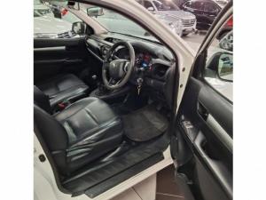 Toyota Hilux 2.0 chassis cab - Image 5