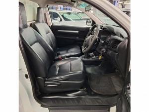 Toyota Hilux 2.0 chassis cab - Image 6