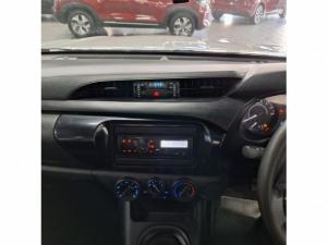 Toyota Hilux 2.0 chassis cab - Image 7