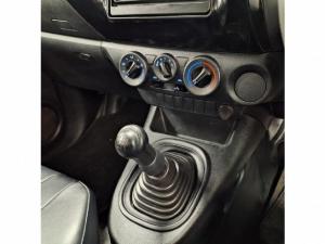 Toyota Hilux 2.0 chassis cab - Image 8