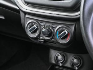 Toyota Vitz 1.0 XR manual - Image 12