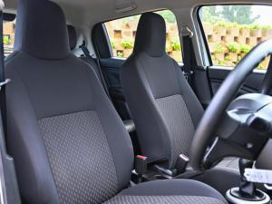 Toyota Vitz 1.0 XR manual - Image 14