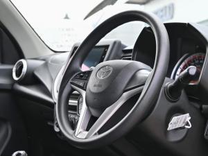 Toyota Vitz 1.0 XR manual - Image 6