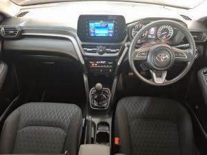 Toyota Urban Cruiser 1.5 XR manual - Image 8