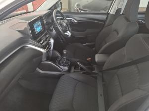 Toyota Urban Cruiser 1.5 XR manual - Image 9