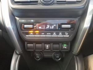Toyota Urban Cruiser 1.5 XR manual - Image 12