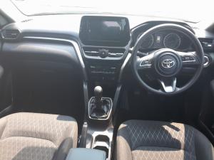 Toyota Urban Cruiser 1.5 XR manual - Image 7