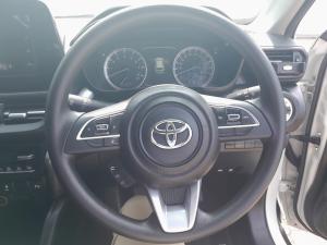 Toyota Urban Cruiser 1.5 XR manual - Image 10