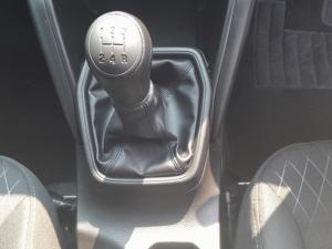 Toyota Urban Cruiser 1.5 XR manual - Image 14