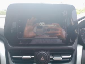 Toyota Urban Cruiser 1.5 XR manual - Image 15