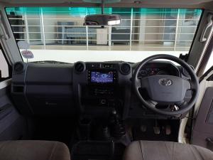 Toyota Land Cruiser 79 4.5D-4D V8 double cab LX - Image 6