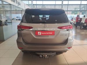 Toyota Fortuner 4.0 V6 4X4 automatic - Image 5