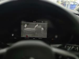Volkswagen Touareg V6 TDI Executive R-Line - Image 18