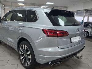 Volkswagen Touareg V6 TDI Executive R-Line - Image 3