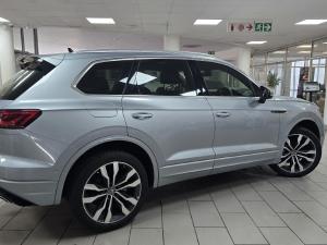 Volkswagen Touareg V6 TDI Executive R-Line - Image 5