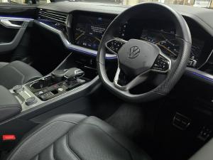 Volkswagen Touareg V6 TDI Executive R-Line - Image 6