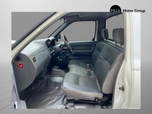 Nissan NP300 Hardbody 2.5TDi - Image 2
