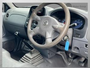 Nissan NP300 Hardbody 2.5TDi - Image 3