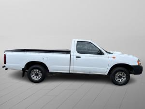 Nissan NP300 Hardbody 2.5TDi - Image 8