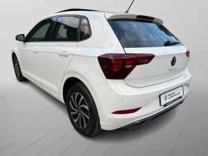 Volkswagen Polo hatch 1.0TSI Life manual - Image 12