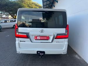 Toyota Quantum 2.8 LWB bus 6-seater VX Premium - Image 6