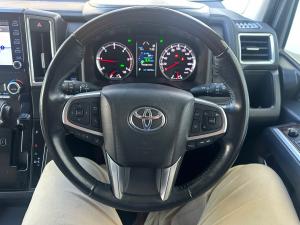 Toyota Quantum 2.8 LWB bus 6-seater VX Premium - Image 10