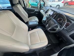 Toyota Quantum 2.8 LWB bus 6-seater VX Premium - Image 17