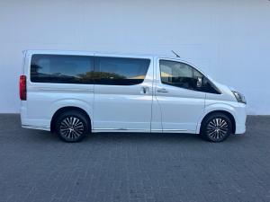 Toyota Quantum 2.8 LWB bus 6-seater VX Premium - Image 4