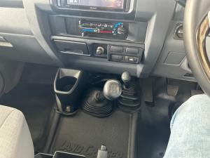 Toyota Land Cruiser 79 4.0 V6 double cab - Image 13