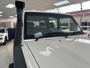 Toyota Land Cruiser 79 4.0 V6 double cab - Image 16
