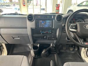 Toyota Land Cruiser 79 4.0 V6 double cab - Image 17