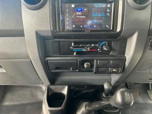 Toyota Land Cruiser 79 4.0 V6 double cab - Image 18