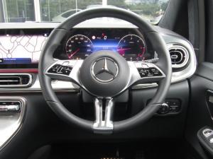 Mercedes-Benz V300d Exclusive - Image 4