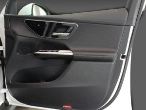 Mercedes-Benz GLC GLC300d 4Matic Avantgarde - Image 17
