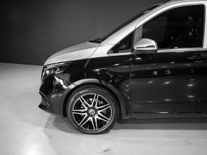 Mercedes-Benz V-Class V300d Avantgarde - Image 12