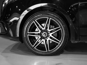 Mercedes-Benz V-Class V300d Avantgarde - Image 14
