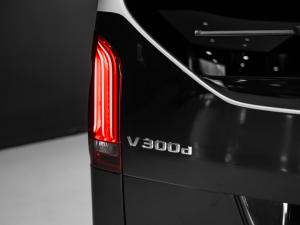 Mercedes-Benz V-Class V300d Avantgarde - Image 15