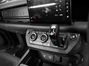 Land Rover Defender 110 V8 - Image 6