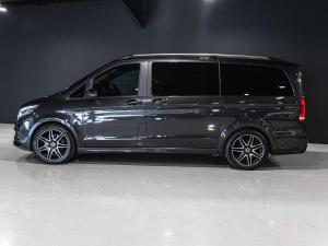 Mercedes-Benz V-Class V300d Avantgarde AMG Line - Image 15